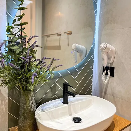 Vila51 Tropical Deluxe Apartment Sarande